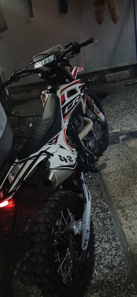 السلام عليكمCRXللبيع 2025مكينه 300cc
الدراجه جديده كلش ما صار هواي من اخذتهة تجي وتشوف بعينك وتجيب فيتر وياك اتصال (***********) مكاني بغداد الجديده
