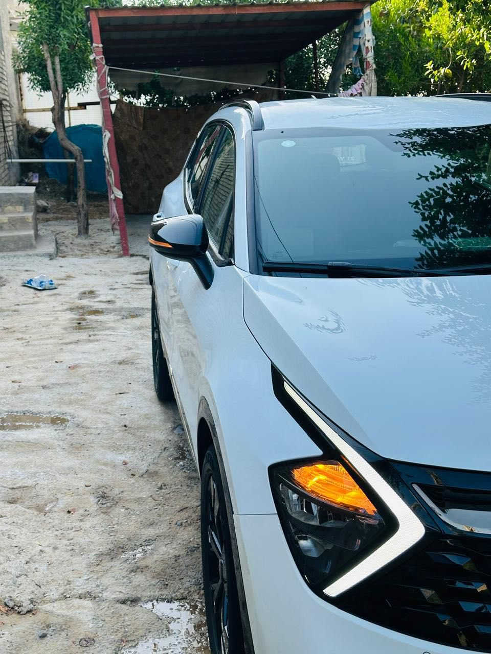 🚗 كيا سبورتاج 2025 بلاك اديشن 🔥
✨ أبرز المواصفات:
▪️ محرك 4 سلندر سعة 2000 سي سي اقتصادي وقوي
▪️ سقف حديد 
▪️ نسخة Black Edition مع إضافات سوداء رياضية (شبك، ويل كب، مرايا)
▪️ شاشة وسطية مع نظام آبل كار بلاي وأندرويد أوتو
▪️ كاميرات + حساسات أمامية وخلفية
▪️ تشغيل بصمة + دخول ذكي
▪️ مقاعد جلد مريحة بتصميم رياضي لون زيتوني 
▪️ مكيف خلفي لراحة الركاب
▪️ نظام ثبات إلكتروني ووسائد هوائية متعددة للسلامة
▪️مغلفه ppf
▪️بيه بارد بابين ع كد شبر ورصعة بلجاملغ مسحوب PDR الباقي ع وصع الشركة ماشية أقل 5000 Km
🔧 ضمان خمس سنوات أو 100.000 كم
السعر : 228 بيهة مجال للشراي
العنوان: بغداد مصفى الدورة
للاستفسار: ***********

