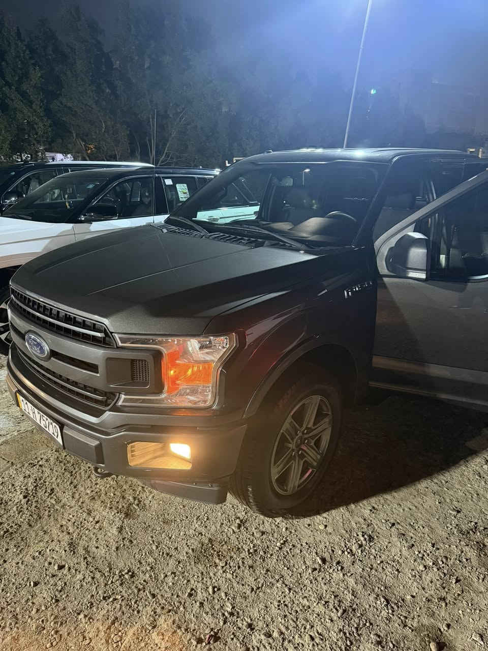 2018 𝐅𝐎𝐑𝐃 𝐅𝟏𝟓𝟎 𝐋𝐀𝐑𝐈𝐀𝐓

موديل : 2018

مكينة ٣.٥ ستة سلندر توين تيربو 

عداد المسافة : 92الف كيلو متر ماشية 

باب طويل بدي قصير المرغوب 
صدر تخم تاير كلة جديد محرك كير 
دةبل اكسل 𝟒𝐱𝟒
تشغيل عن بعد : 𝐑𝐄𝐌𝐎𝐓𝐄 𝐒𝐓𝐀𝐑𝐓
سستم سماعات 🔊 𝐁&𝐎
شاشة كبير لمس
كاميرا
هاند بريك بصمة

حساسات جانبي 
حساسات خلفي 
كشنات جلد
كشنات كهربائي
كشنات تبريد
كشنات هيتر
مكان السيارة بغداد 
السعر 225 ورقة
للتصال ***********
