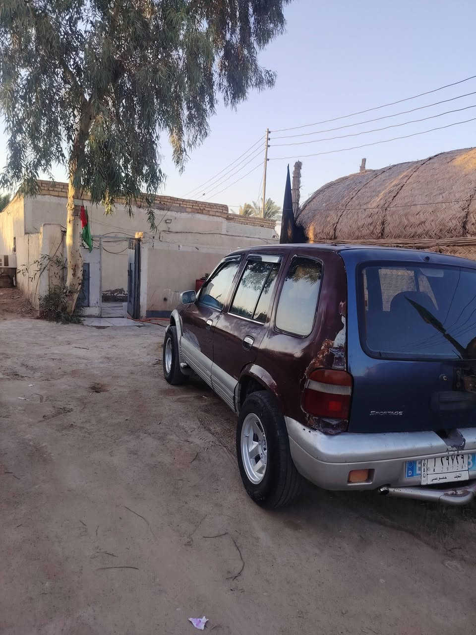كيه سبورتج موديل 94جاهزه مكينه وكير بحاله جيده حداديه زينه تير زين رقم نجف مشروع وطني الشرعي بل ناصريه حاظر التحويل السعر 28العنوان ناصريه سوق الشيوخ
***********
