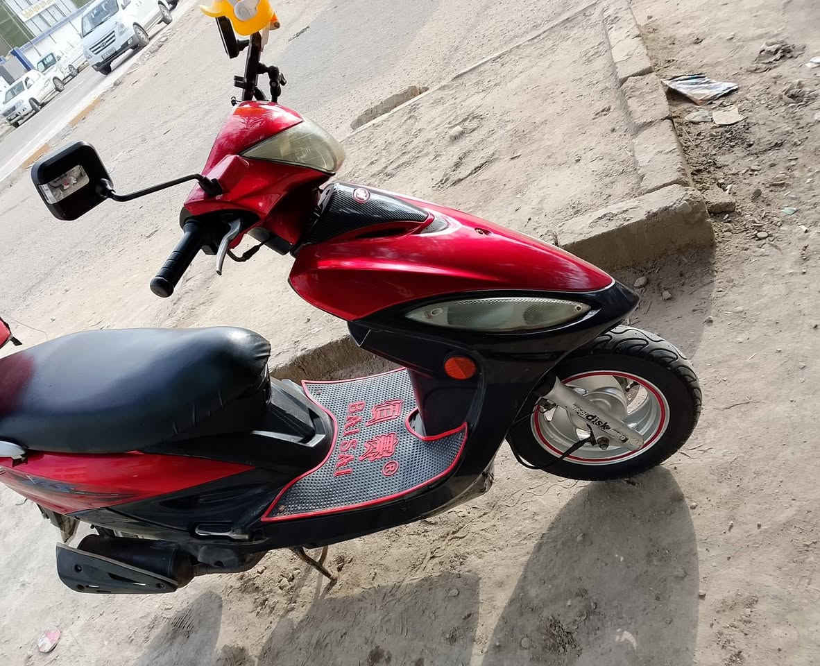 سلام عليكم دراجه جي فور للبيع دراجه مفتوحه دراجه تاخذ نضيفه كلشي شغال مكينه ناعمه بل مشي حلوه 650 وبيها مجال الشراي عنواني ناصريه مركز تفاصيل على رقم كثر ***********
