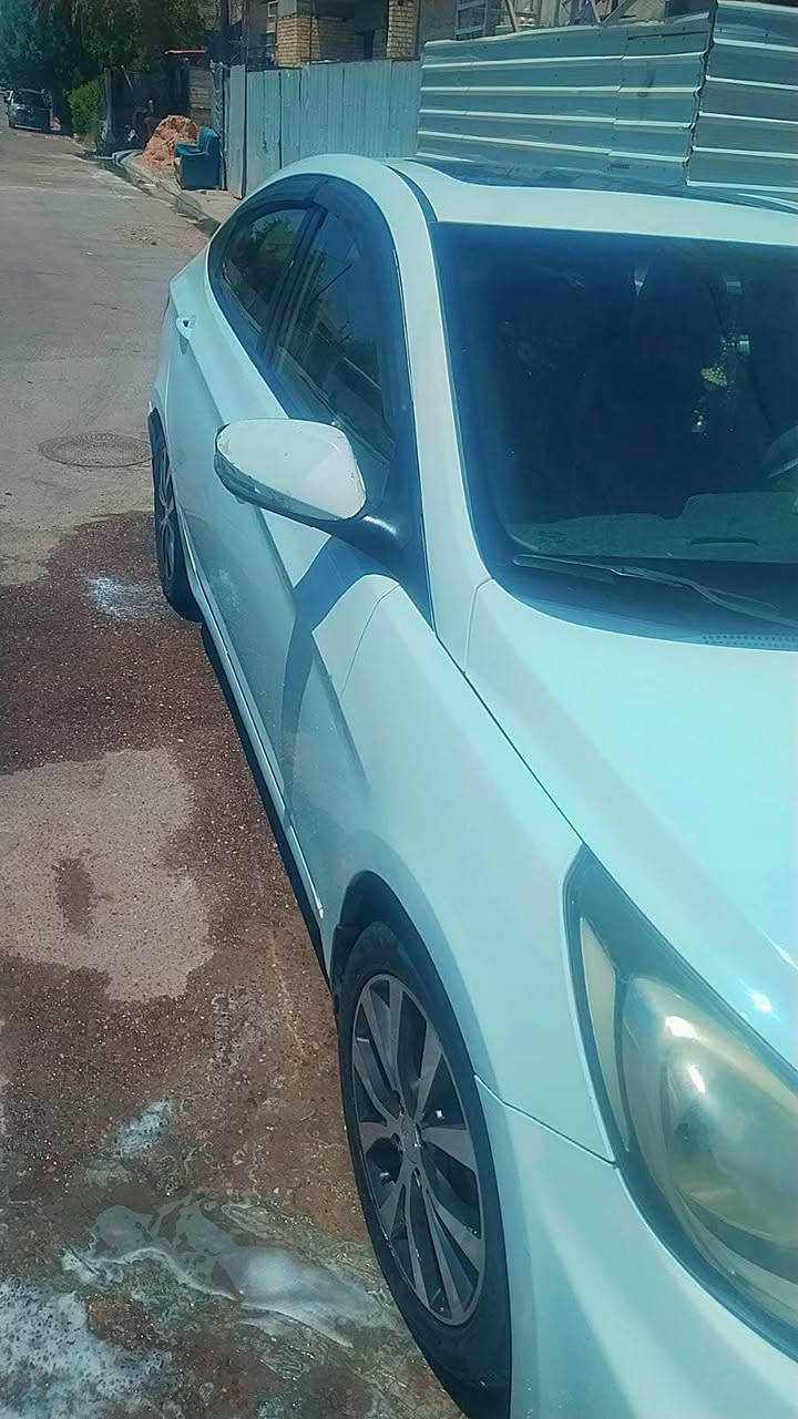 اكسنت مديل ٢٠١٥ الون ابيض صبغ مابيه سيارة مرتبه حلوة الشراي يتصل *********** Colombo, Sri Lanka
