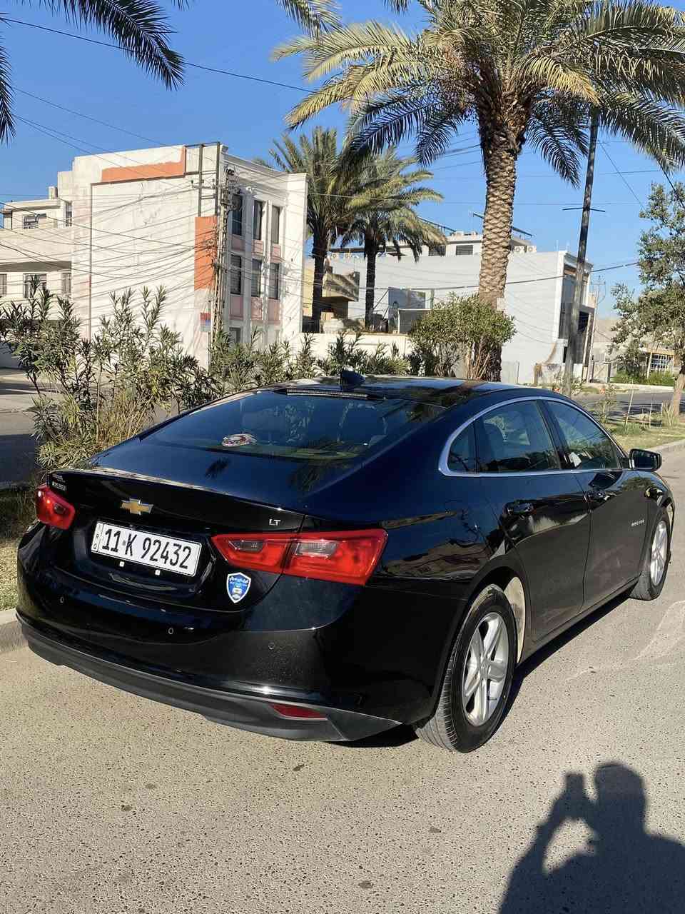 السلام عليكم 

للبيع ماليبو LT موديل 2023 لون أسود  

السيارة مكينه 1500T cc

ماشيه ٤٦ الف ميل مستوردها اني ماشيه بأمريكا ٤١ الف 
يعني مشي العراق ٥ الاف ميل 

مبدللها دهن ٣ مرات كل ٣ الاف كيلو واول ما جبتها وكله اصلي + بانزين محسن يعني انسى شي اسمه دوانز واي مشاكل ثانيه 

مواصفات الLT 

تبريد قطعتين 
كشن كهرباء 
شاشه كار بلي 
مانع تصادم وحساس داتا شو
رادار امامي 
رادار جانبي 
رادار خلفي
نقطه عمياء
تدفئة كشنات
وباقي تفاصيل الLT المعروفة 

السيارة صور حادثها موجوده بالمنشور كاصها دعاميه فقط وبيها قطعتين بأمريكا مرشوشات باب السايق والجاملغ 
بدون اي دواخل + بيها رصعه صارت بالجاملغ ابن حلال طخها وهي واكفه موضحه بالصور  

شاصي مكفول + لغد مكفول + جميع دواخل السياره بلاديه يعني انسى شي اسمه حماوه بالصيف وتبريدها ثلج لان كل غراضها بلادية 
گير كفاله + محرك كفاله 
تراي وين ميعجبك السياره بحاله الوكاله

رقمها بغداد بأسمي تحويل ثاني يوم هزة جديدة وسنويه جديدة 

السعر المطلوب ١٣٧٠٠$ والشراي نوجبه ان شاء الله 

للتواصل ***********

مكان السياره بغداد / السيديه او العرصات

الله يرزق الجميع والي يريد سياره بسعر ارخص ان شاء الله يلكه الي تعجبة
