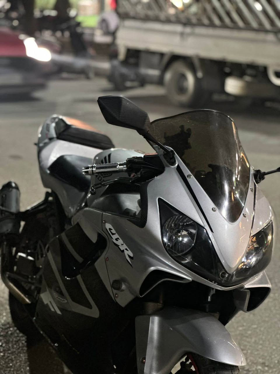 للبيع F4i  كربلاء مبدل فقط مساطر وضاغطه زنجيل *********** كربلاء, العراق
