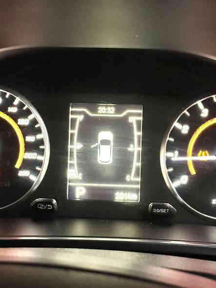 شيري تيگو 2 
موديل 2023 
فوووول مواصفات 
فتحة سقف 
داخل مطعم بالصاج 
شاشة كبيرة 
أشاير مري 
فتح ابواب ترحيب 
بصمة عدد 2 
كشنات جلد 
جامً كهرباء ⚡️ 
سيارة زيروووو يعني مماشية 
السعر 11.000
هـ ‭0790 168 6494‬
