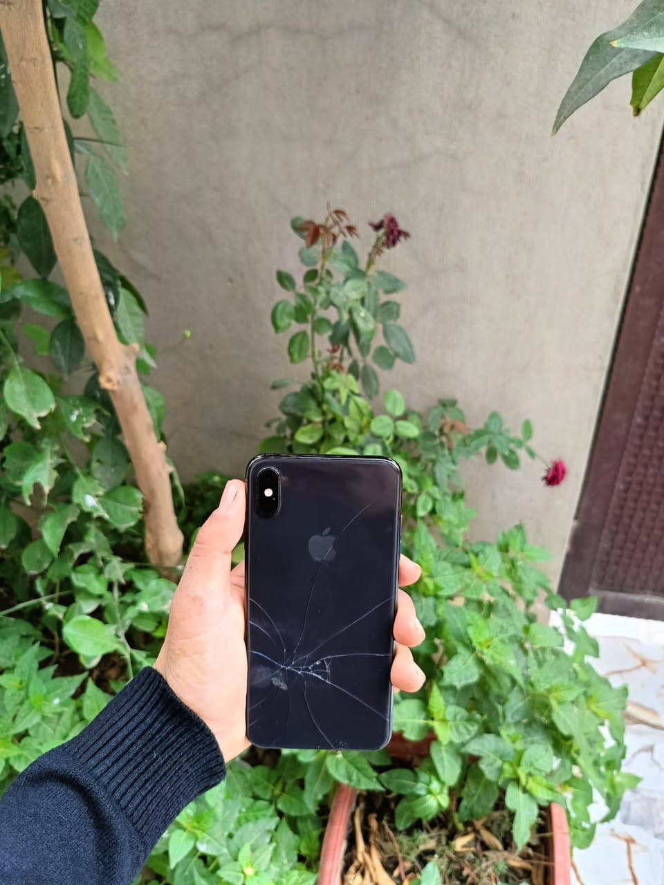 ايفون اكس اس ماكس
ذاكرة 512 جهاز شاشه وبطاريه مبدل اصلي 

كامرات فول فقط عيبه سماعه داخليه مايشتغل 

السعر 180 وبي مجال
***********
