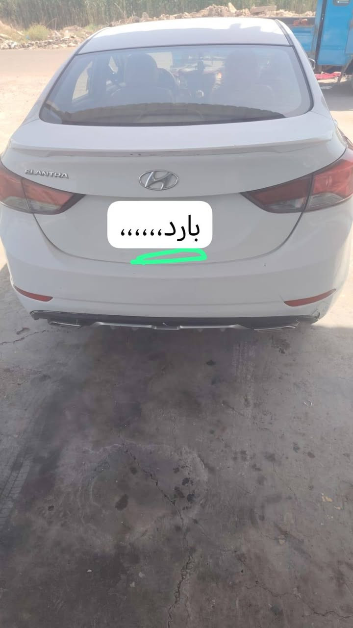 السلام عليكم
الانترا 2015 خليجي فول مواصفات عدا البصمه تدفئه تبريد ثلج صدرها نص ونص  موضحلك الاضرار الي بيها مكانها بغداد اليوسفيه ماشيه 400
رايدها 105
***********

