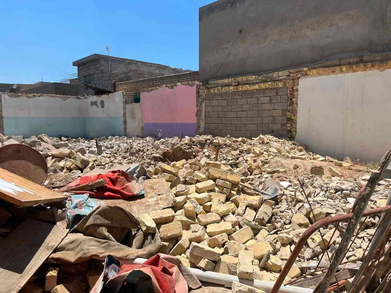 للبيع قطعه ارض حجة 

المساحه ١٤٠ متر 

السعر اتصل 

الواجهه من الداخل ٨ متر 
النزال ١٧،٥ متر 

الموقع / باب الخان - داخل فرع 

١- خلف جامع الامام علي ع 
٢- خلف سوق الخضار 
٣- قرب سوق القصابين
٤- قرب مديرية شهداء صلاح الدين 
٥- قرب مطعم عزاوي   

( مواصفاته ) 

- تبليط وخدمات ومجاري
ينسحب عليه ( اسكان ٥٠ مليون ) 
 
للاستفسار
*********** - ***********
