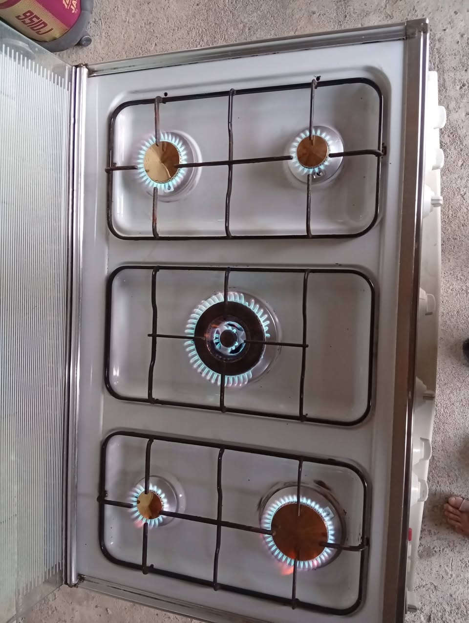 يوجد قسالات  طباخات مكانس الكهربائيه فرشات  للبيع  المكان قريه الجرف..  ***********
