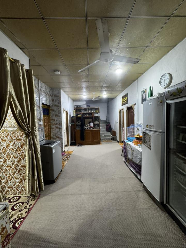 السلام عليكم
بيت في ابي الخصيب مهيجران داخل فرع حسينية دااود العاشور 
مساعة البيت 200m
نوع العقار طابو صرف سند 25 
يحتوي البيت على 
ثلاث غرف نوم 
استقبال 5*6
مطبخ 4*4
صاله 3*12
صحيات داخلي وخارجي 
ويحتوي على طارمه 
وممر خلفي 
سعر البيت 160 مليون وقابل للتفاوض

‭0770 324 6359‬
