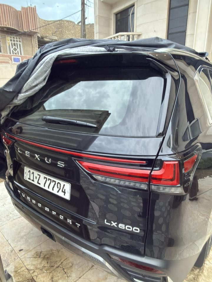 السلام عليكم للبيع لكزز 2025 زيرو 
بريم اصل 

25 سماعه لون اسود رقم بغداد مميز        داخل ماروني            

للاستفسار الاتصال على الرقم 

***********

***********
