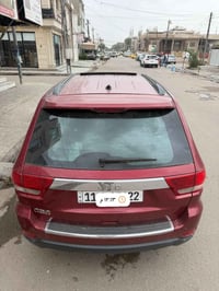 للبيع جيب موديل ٢٠١٢  رقم بغداد دولي محرك ٣٦٠٠ فول مواصفات  بيها ٦ قطع...