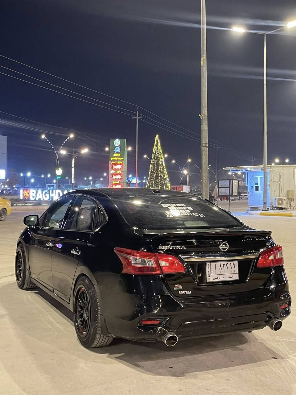 للبيع سنترا SV 2018 رقم واسط
فول مواصفات SV  ماشية 105 الف ميل 
بصمة تشغيل وابواب 
فتحة سقف 
شاشة وكامرة خلفية
تحكم ستيرن + مثبت سرعة 
3 وضعيات قيادة سبورت وايكو ونورمل 
تبريد شاشة مناخ منفصل 
مانع انزلاق 
بيها لايتات زنون عالي ناصي وكشافات  
بيها ويل رياضي تو سايز
غرفتها نضيفه كلش 
اسيارة مسويلها ادامة كاملة
تايرات زوج امامي جدد / باتري جديد / صدر امامي كامل جديد
محرك طابوكه جديده و كير مكفول 
حادثها 4 قطع سونار موجود بالصور

نقوصات السيارة 
تبريد ( نقص راديتر وغاز فقط ) التدفئة شغالة *
سنوية ساقطة صارلها شهرين 
مكاني كوت مركز المدينة ***********
السعر 109 وبيها مجال 
ملاحظة السيارة عليها غرامات 
بعد ما نخصم السعر النهائي اوكعهن من سعرها
