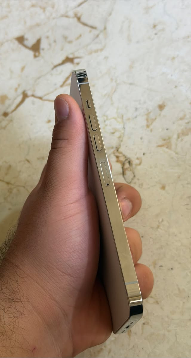 13 بروماكس ابيض نموذج M
بطاريه 87 
ذاكره 256
نضافه 100‎%‎
السعر 675
مكاني نجف
تواصل ***********
