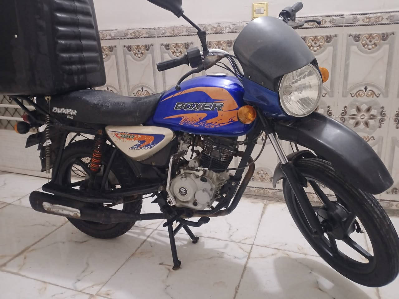 بوكسر للبيع مكان بغداد كفاءه العامه السعر 650.   موديل 21.     ***********
