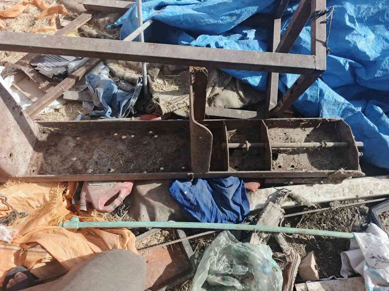 للبيع قاعده سبيرات مال البي كرواتي كلشي مابيه شغاله شرط ألمانيا سعر 250 وبيها مجال اتصال على رقم ***********
