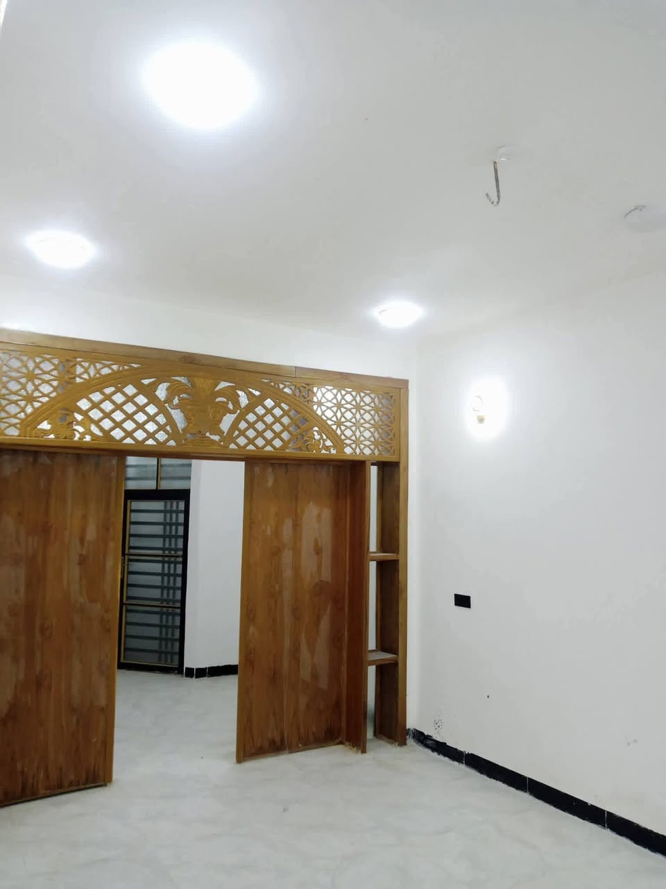 مساحه 120 متر بلاش بلاش بسعر  38 وبي مجال
***********
✅ مشمول بقرار التطويب بيت بناه طابوك صب كونريت بناه جناي 

موقع /نجف 🏡
مقابيل قريت الغدير 

البناء 🏡 
غرفتين  /صاله/مطبخ /  صحيات/داخل وخارج /وستقبال 
بناء مرتب/ اساس + سقف كونكريت + طابوك

ألخدمات 🏡 
ماء/كهرباء/مدارس/سوق/تبليط/لحد الباب
