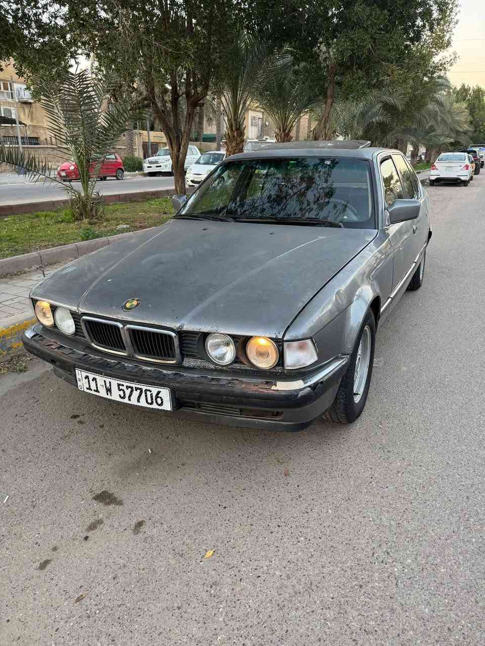 السلام عليكم
735 موديل 1992 اصل
رقم بغداد انكليزي بسمي هزه جديده تحويل ثاني يوم
مكينه وكير وصدر جديد
سلايت شغال
بجم عريض
ايرباك
تخم ماصدات مال وارد 
كهربائيات كلها شغاله
السياره بلاديه بدون صبغ وبدون ضربه وكلشي موضح بالتصوير
السياره عوزها صبغ ودوشمه كشنات فقط
مكان السياره شارع فلسطين
السعر 44
رقمي(***********)
