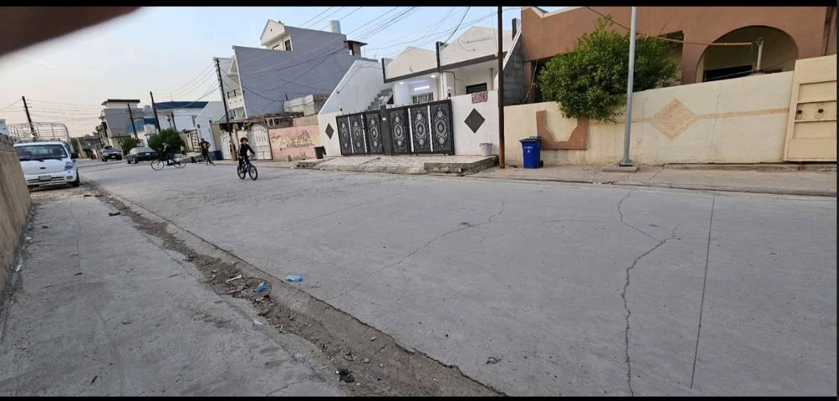 دار للبيع طابو طابق واحد

مساحة ٢٠٠ متر واجهة ١٠

يحتوي على غرفتين نوم و هول و مطبخ واستقبال و صحيات و كراج سيارة

موقع كركوك قادسية الثانية خلف شارع ريسي سوق الخضروات قرب محطة طاهر.

سعر 115 ومجال

للاستفسار ***********
***********
