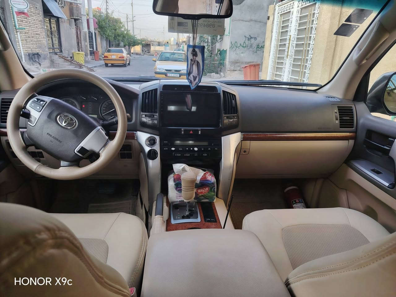 لاندكروز للبيع موديل ٢٠١٣
رقم بصره باسمي
السعر, ٣٢٠ وبيهه مجال 
خليجيه
التفاصيل الاتصال على الرقم
***********
