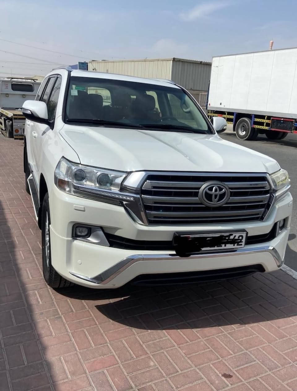 السلام عليكم 
مبارك فتح تسجيل الادوات
ادوات ادوات ادوات 
كفالة سرقة وانتربول 
لاند كروزر 2018 GXR  
سعر 21.000$
المحرك 8سلندر في حالة سليمة 
الكير في حالة سليمة 
شاصي السيارة والبدي الخارجي نظيف في حالة الوكالة
داخل السيارة: بريحة الوكالة جدا نظيف 
السيارة مسويله سيرفس كامل للسياره 
مكان السيارة: دبي الشارقة 
توصل الى كركوك
بقية تفاصيل خاص 
او علئ الرقم التالي واتساب 
+964 784 105 3287
