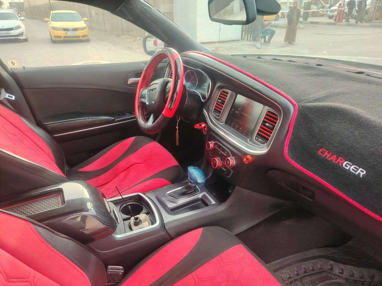 سلام عليكم جارجر لبيع موديل 17خليجي رقم مثنئ بسمي جاهزة كير مكينه حداديه أمامي خلفي تخم تأير سياره جاهزه من كلشي  مكان رميثه سعر خاص ***********
