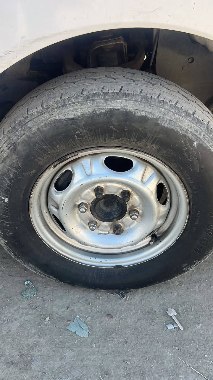 تايرات نيسان نصيه عاليه نفس الشي  يرهم فتون جنبي هم 195R15نضيفات تخم للبيع هاتف ***********موجود وتساب
