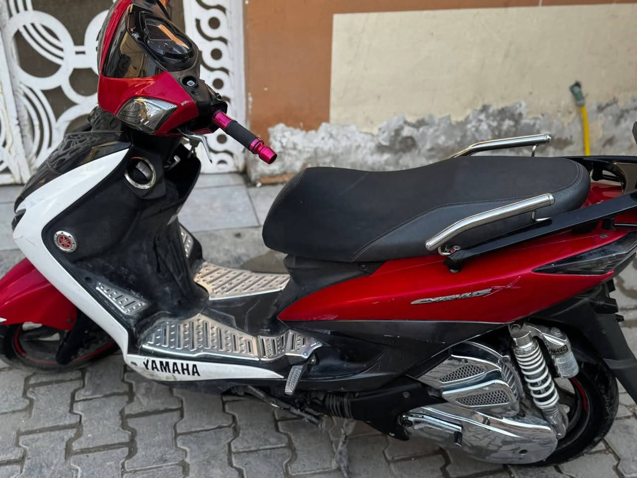 سلام عليكم. 
دراجة سكنس فحل لد ياباني قبق نفخ. 
الدراجة مزوده من اليابان 🇯🇵. تزويد خارجي. 
الدراجة مداريها دهن وبانزين. 
الدراجة نكره سلف ب أي وقت. 
والدراجة كامله اوراقها موجوده وبيها وصل مزاد ومدفوع الكمرك يعني تكدر ترقم. 
مكاني: بغداد الحرية. 
رايدها ب 1750 وبيها مجال للطيبين. 
للأستفسار اكثر: ‏‪***********‬‏
