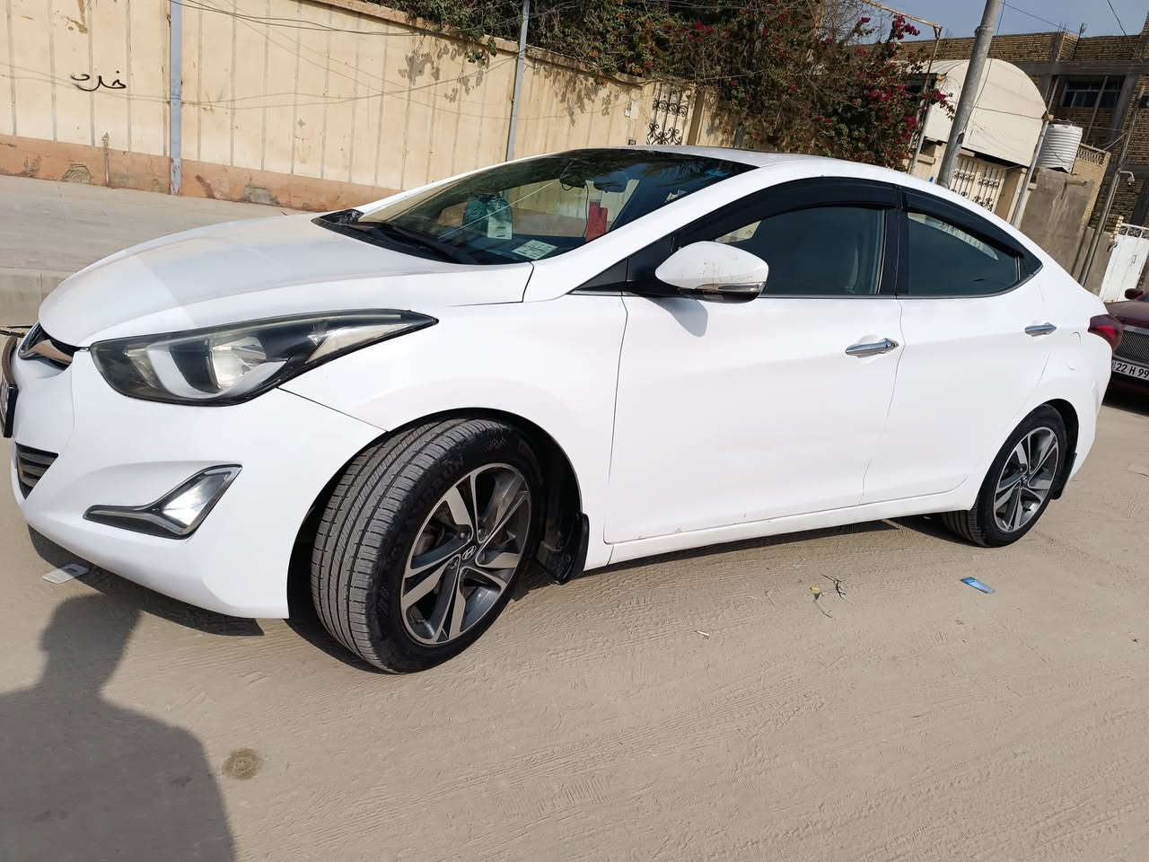 السلام عليكم
النترى 2014 شكل ال2016

سيارة فول مواصفات 

GLS

بصمه ابواب وتشغيل وجنطة 

 وفتحة سقف 

سيارة جاهزه على اخر حباية 

تخم تاير 

منظومة تبريد جديدة من كمبريسر للفريز 

محرك جديد 

شاشة 

فقط بنيد مبدل

وبيها طخة باب السائق 

سيارة بأسمي 

المكان ذي قار سوق الشيوخ 

السعر 135 وبيها مجال للشراي
***********
