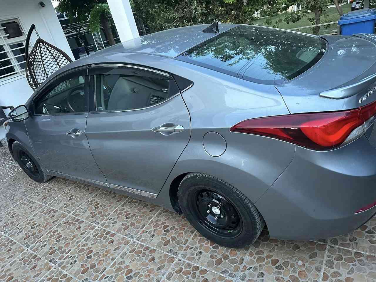 سلام عليكم النترا ١٥ وارد أمريكي 
ضرر مكان رقم خلفي بلعراق ضخه خفيفه باب الخلفي وداير جاملغ والباقي مكفول سياره كير مكينه تبريد تخم تاير صدر خلفي امامي كفاله سياره فول مواصفات واحد عله واحد مكان شهداء البياع *********** سعرها ١١٠ بيها محال بسيط غير متواجد فيس بوك
