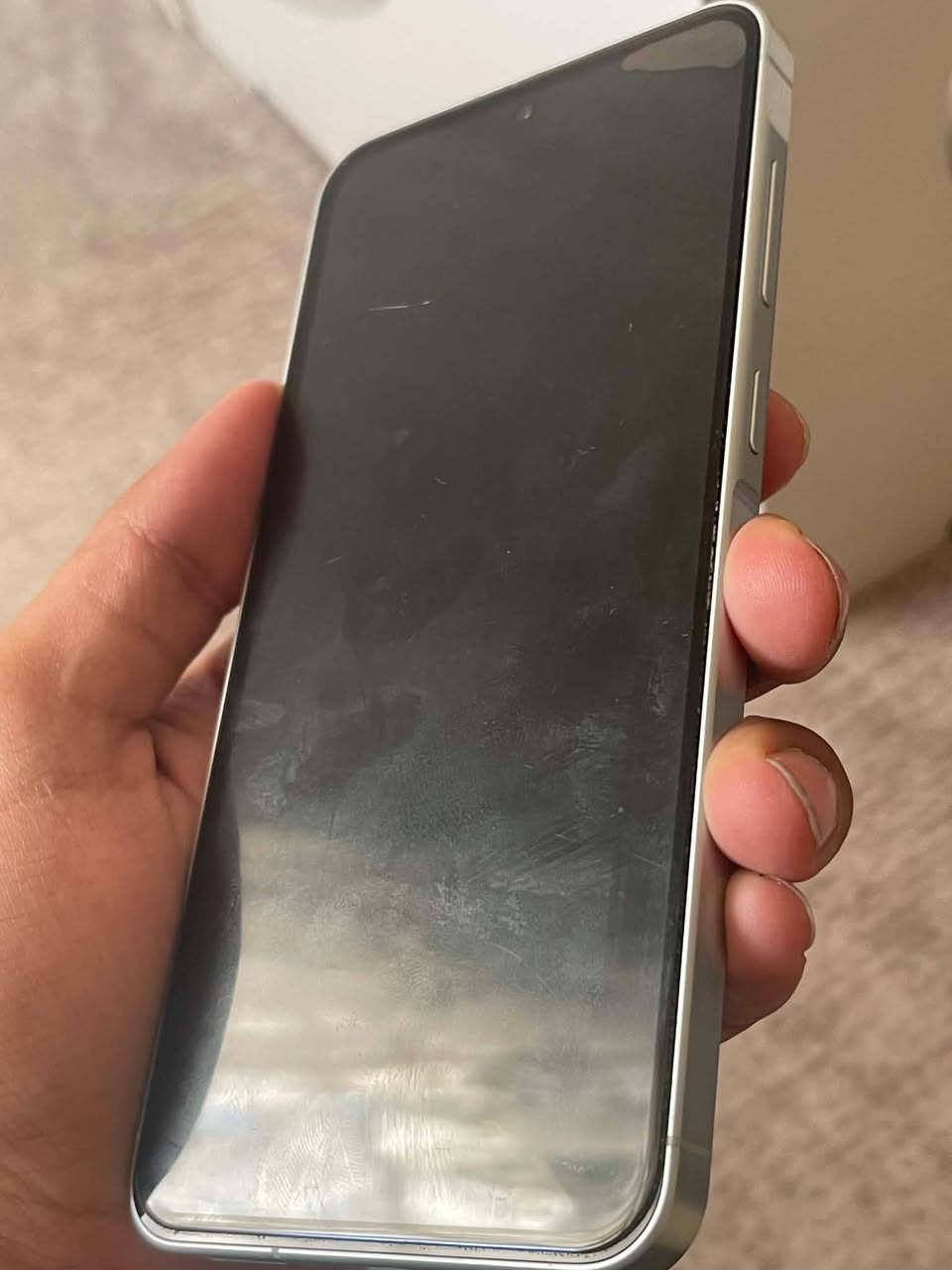 سلام عليكم جهاز samsung a56 256 ram8 جهاز نضافه 99% بي شخطخه بسبب الكفر كما موضح بوحده من الصور مكاني شارع القد السعر 525و بي مجال للشراي للتواصل *********** 
موجود واتساب
