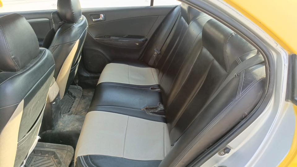 السلام عليكم للبيع سوناتا موديل 2010 كوري 
محرك 2000 محرك كير بشرط رقم بابل انكليزي باسمي جديد هيئة وغرامة مصفرة سعرها 83 ورقة وبيها مجال حك الجية 
للاتصال/ ***********
مكاني بغداد الغزالية
