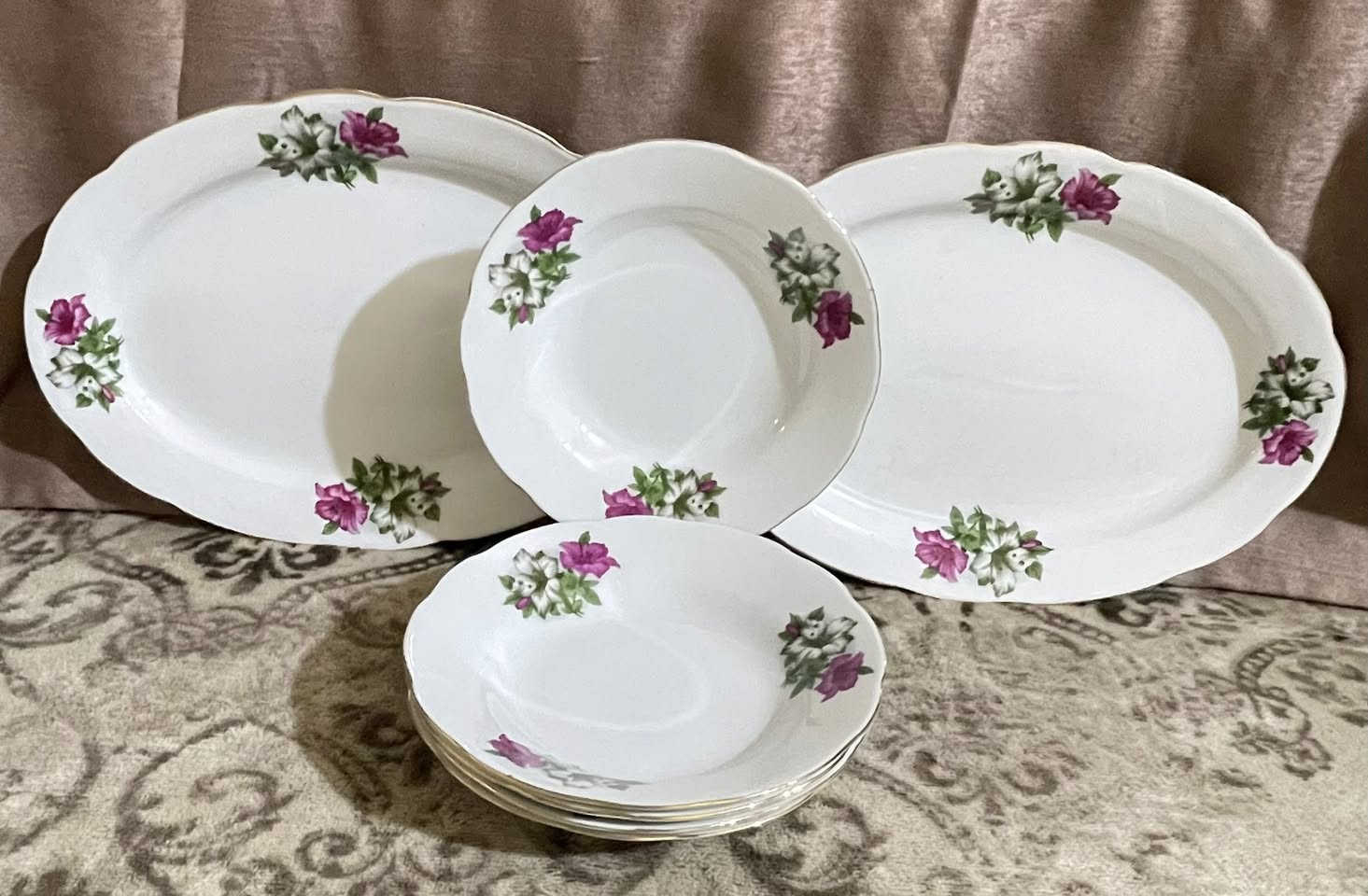 (وأختار لنفسك عزيزاً يعُز عليه حزنك )
مساءالخير والعافية عليكم جميعاً 
(٧) قطع مورد صيني مختوم اسواق مركزيه غير مستخدم (٢) بلام كبيره قياس الطول ٣٧ سم والعرض ٢٦ سم و(٥) صحون عميقه قياس القطر ٢٢ سم السعر خاص لطفاً يوجد توصيل لكل محافظاتنا الحبيبه


**إذا كنت صاحب هذا الإعلان وتريد حذفه لأي سبب، رجاءا أرسل رسالة إلى الدعم الفني**