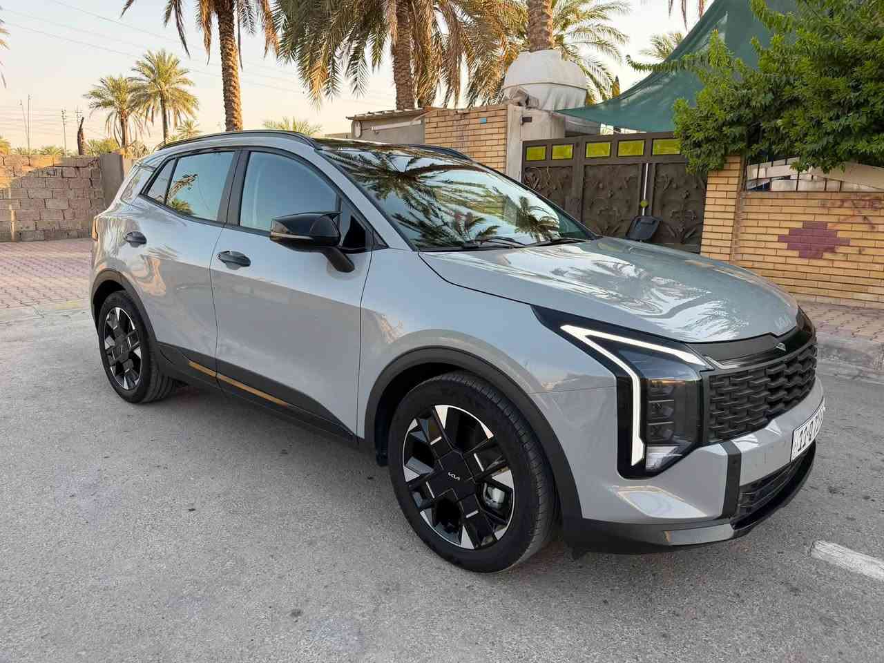 كيا سبورتج  2026
الشكل الجديد – نص مواصفات بنوراما 
المواصفات العامة:
🚗 الموديل: 2026
🔧 المحرك: 2.0 لتر بنزين
📉 العداد: 10.000
📍 اللوحات: بغداد باسمي 
🛡️ ضمان شركه نيم :5 سنوات أو 100,000 كم 
أبرز المواصفات:
• تشغيل بالبصمة
• شاشة أصلية تدعم Apple CarPlay
• عداد سرعة ديجيتال
• مقاعد مخمل أسود يدوية
• 2 إيرباك
• مصابيح أمامية LED زينون
• إضاءة خلفية LED
• رادار جانبي لتعزيز السلامة
• عجلات رياضية 17 إنش
• مرايا كهربائية مع إشارات
• حساسات أمامية وخلفية
• كاميرا خلفية
• تبريد شاشة منفصل
• تحكم كامل من الستيرن
• سايد بريك كهربائي
• أوتو هولد
* السعر  245$
📞  ***********
📍ديالى _ المقدادية
