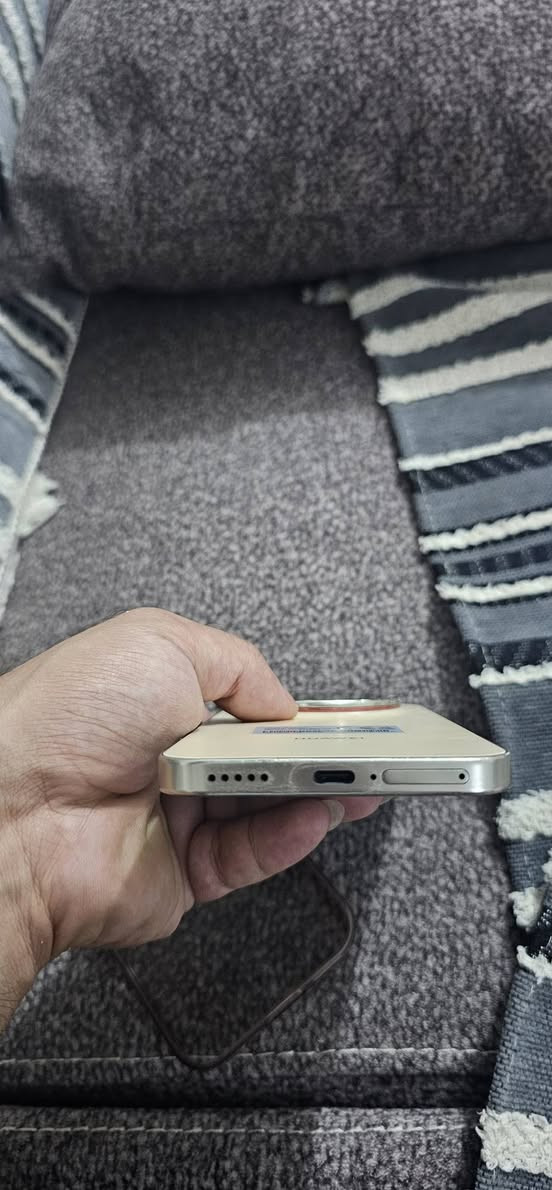 هواوي نوفا 15 مااكس
ذاكره  256 رام 16
بطاريه ٨٥٠٠ 
مستخدم شهر ونص فقط اخو جديد 
سعر ٣٣٠ 
ناصريه مركز 
***********
