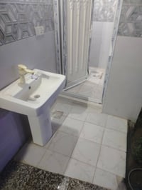 بيت للبيع المساحة ٣١٥ الواجه ٩ النزال ٣٥ بناء حديث غرفتين نوم وصاله وم...