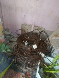 كميه تقريبا ٢٠ قطعه ما اعرف الطول بالضبط كل وحده بس ع اغلب أكثر من ١٠ ...