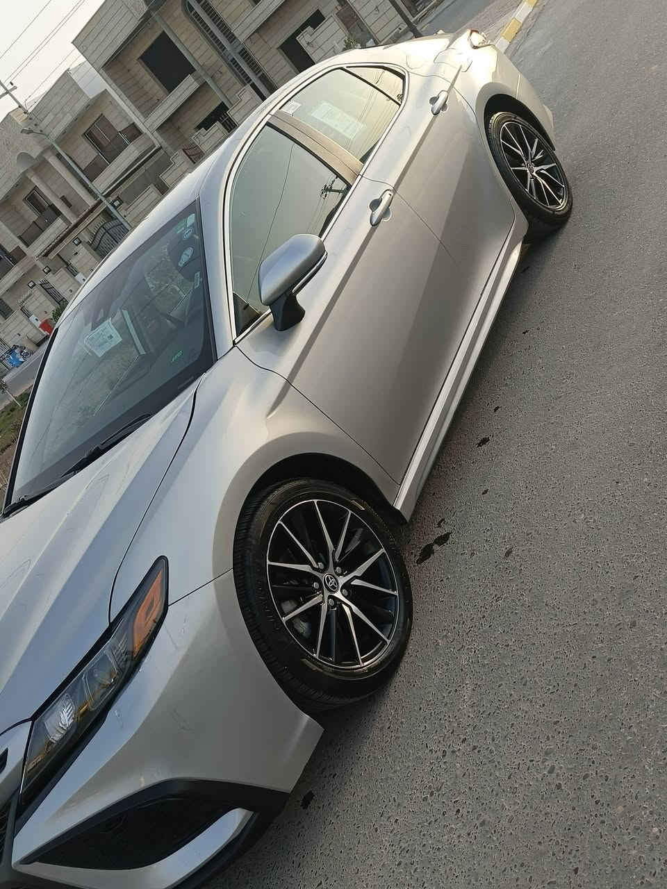 كامري 2023 SE
رقم سليمانية باسمي سنوية وهزة جديدة شرط التحويل
السيارة بيها صبغ جاملغ خلفي جهة السكن فقط بدون دواخل باقي مكفول من كلشي
ايرباك البردة وراجع سستم
السيارة جديدة ومناقصها اي شي 
مواصفات السيارة معروفة 
سعر 210 وبيها مجال
عنوان السيارة تكريت
رقم الهاتف ***********
