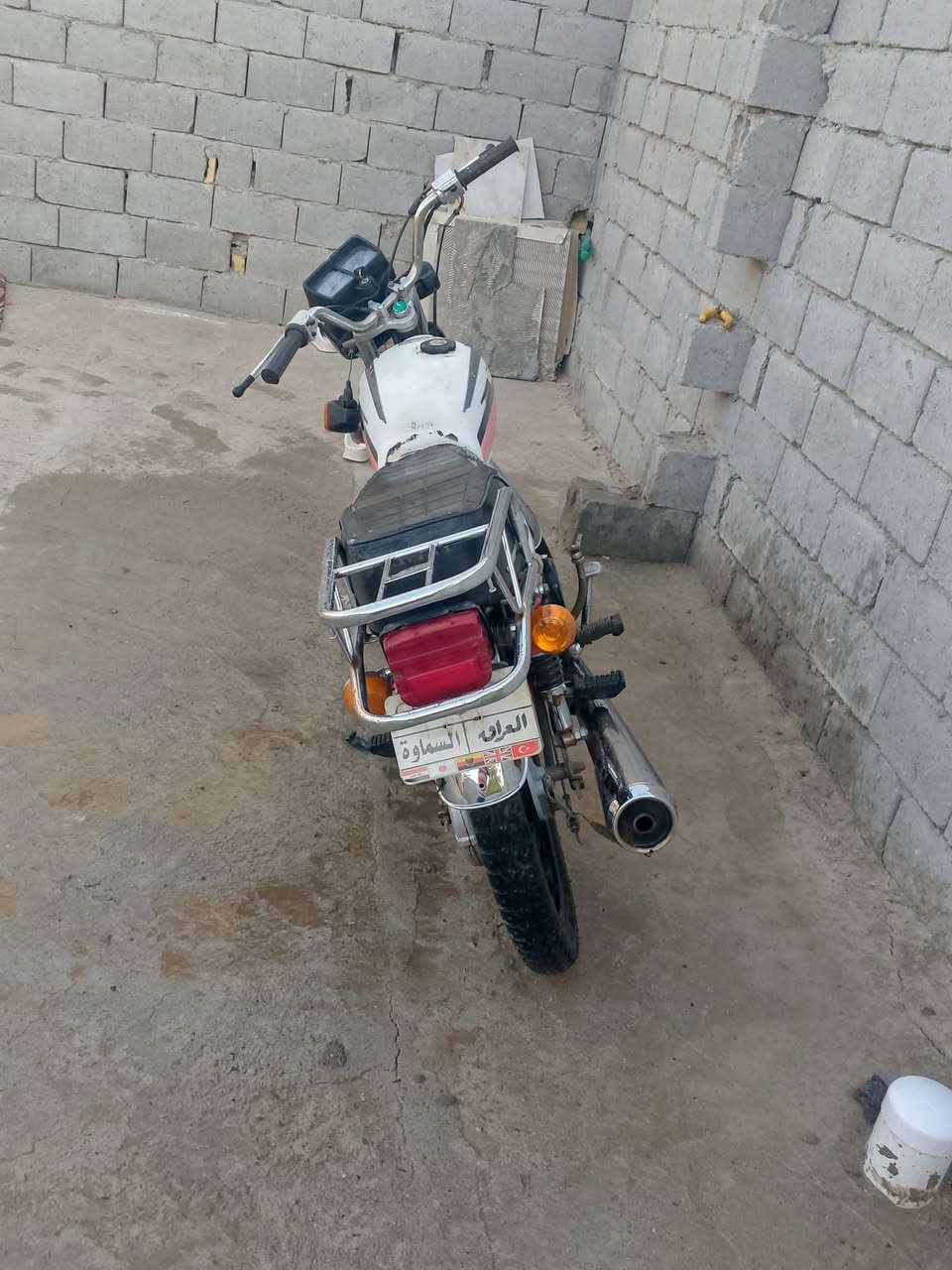 موديل 21سنويه ضايعه ومطلع وحده استنساخ امشي بيها راعيها يمي الي ايريد اواجهه وياه وايطلع سنويه مكاتبه موجوده حته الاوراق من طلعت من الوكيل دراجه جاهزه سعى480وبيها مجال وبها صندوك مال دلفري يعني بوجهك للشغل ***********
