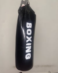 كيس ملاكمة • كفوف سود • بصرة ابو الخصيب