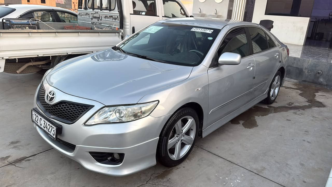 السلام عليكم تيوتا كامري 2011 وارد خليجي السياره نص مواصفات 5ويلكب سبايدر داخل لونين بك لايت لايت لايت عدسه نص مواصفات السياره رقم اربيل رقم وسنويه وهزه وفحص جديد محرك 2500 مفتوح كازكيت تحويل وكاله ثاني يرم طخم تاير صدر كير محرك كله. بشرط السياره بيها الجملغ خلف السكن صبغ بخ فقط بدون معجون بدون دواخل حلوه السياره وناصبه 
***********
