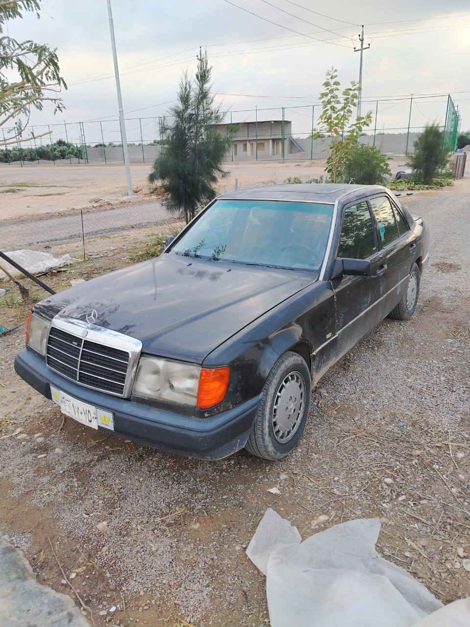 للبيع مارسدس دب موديل 1992 صاحبه متوفي مكينه ففيتي مكينه وكير جديد كلشي شغال بيه اشاير لايتات سنويه عضم عاج عنوان ديالى خانقين السعر 26وبيها مجال رقم الهاتف:***********
