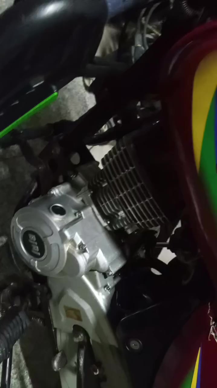 سلام عليكم ورحمه الله وبركاته اخواني الاعزاء عندي هاي دراجه للبيع مكاني بغداد حي  القاهرة الصناعة سعر الدراجه 750 وبيهه مجال حك الجيه الدراجه اوراق صولي مكمركه  موديل 2020 الدراجه كلش حلو بيهه شي واحد السلف عطلان والعداد فقط الدراجه نضيفه كلش او تعال او دلل♥️♥️


**إذا كنت صاحب هذا الإعلان وتريد حذفه لأي سبب، رجاءا أرسل رسالة إلى الدعم الفني**