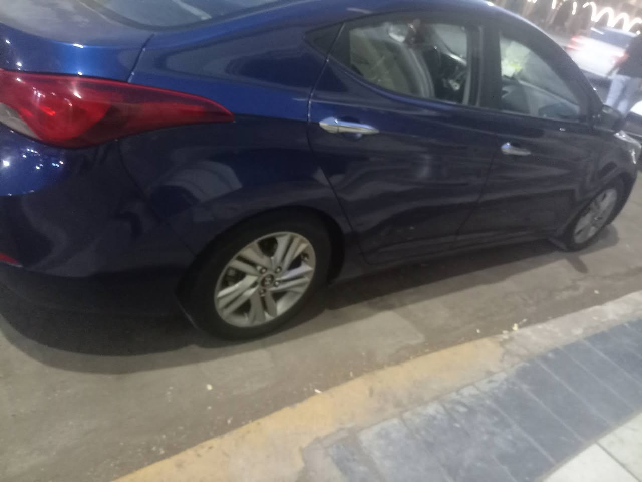النترة موديل ٢٠١٦ بغداد بسمي حدث باب ورة السايق من امريكة وبل عراق يم علامت الصندوك بدون دواخل محرك 1800 تبريد شغال الصدر 70 بل 100 باتري جديد مكان بغداد شارع حيفا السعر 105 وبية مجال او مروس يرهم *********** وتساب موجود القمارة بية جراد والباقي  شوف عين
