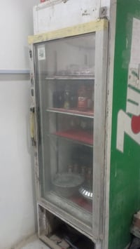 ثلاجة • للبيع