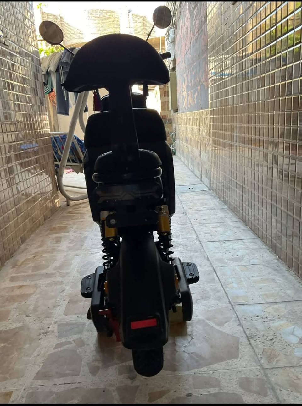 سلام عليكم دراجه شحن نوعR9الدراجه كفاله عامه دراجه وياه سويج عدد ٢وبصمه وحده وكارت واحد الدراجه بيه نضام الباركنك والدرجه أربعه نمر  وتقفل الداجه 109بل عداد بس حقيقي 70/65 الدراجه مبولشه قبل يومين الدراجه خمس بطاريه الداجه من جبته صار شهر ونص موصفات لايت عالي ناصي دبل اشاره هورن  وبريك دسك ملف 1200 سله وياها ويل الأمامي مصبوغ صبغ حراري أي عطل مابيه  مكاني بغداد أم الأكبر والاغزلان   سعر الدراجه 450الف بيه مجال الطبين توصل واتساب ***********
