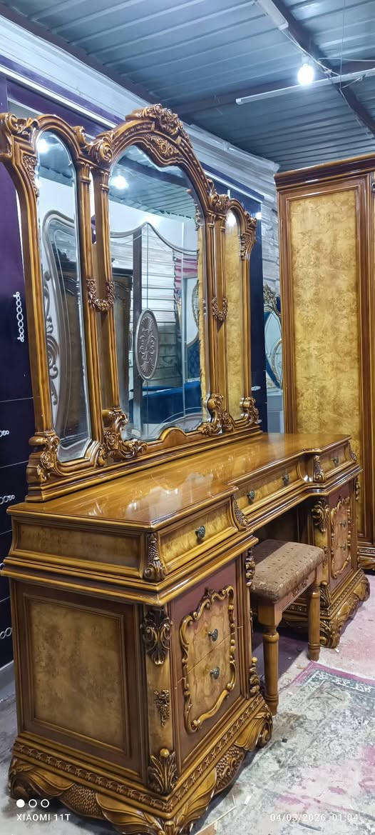 غرفة نوم ايطالي 6 قطع 750 
***********
