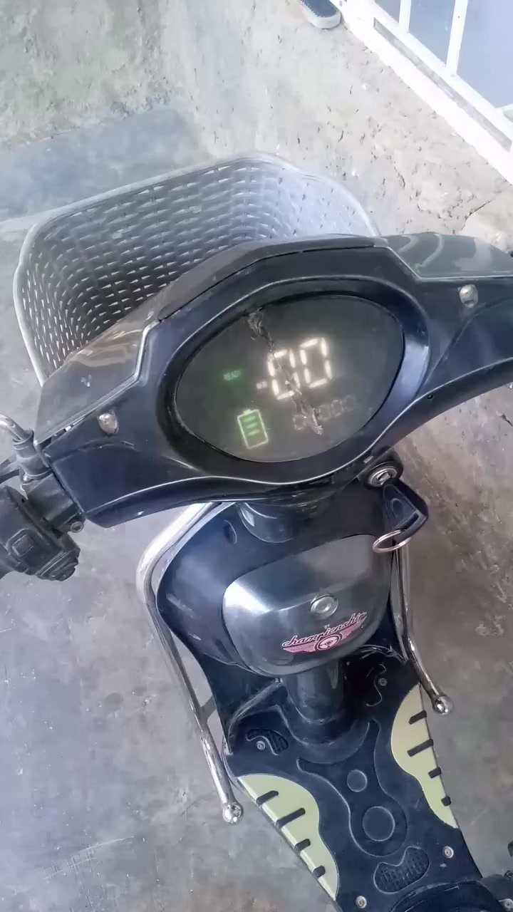 ماطور شحن للبيع 
بطاريات خمسه حيل زينه 
كهربائيات كلهه شغاله 
كشر حيل نضيف 
للاستفسار الاتصال على الرقم التالي ‏‪***********‬‏
