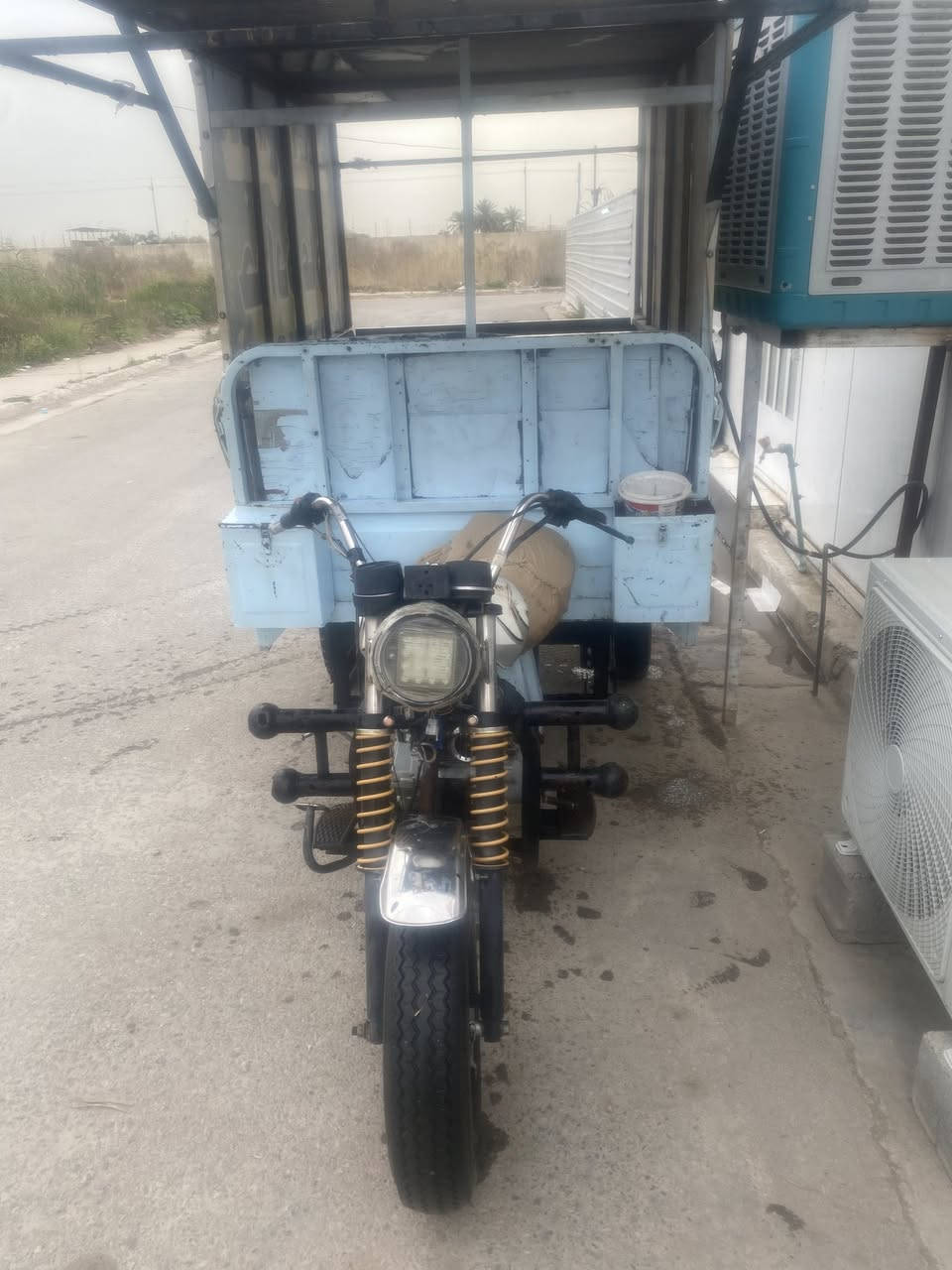 ستوته دايوان للبيع بدون اوراق سعرها ٥٥٠وبيها مجال مكاني بغداد العامريه رق ***********
