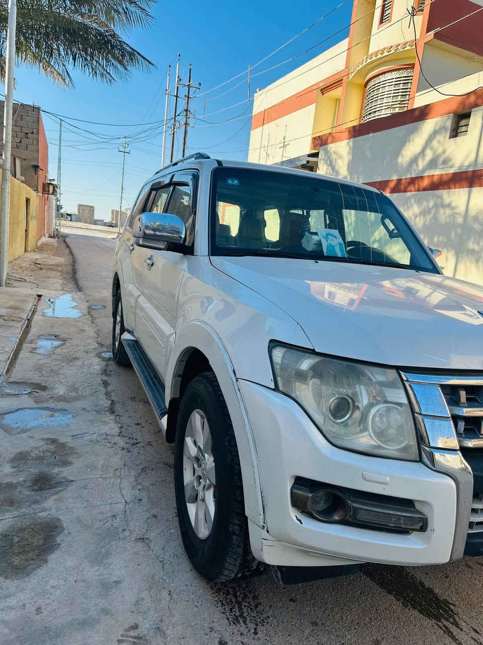 باجيرو .حنتور  2010
كامل موصفات 
ثلاجه 
مري شفط 
فتحه 
دمام 
حساسات 
تحكم ستيرن 
كشنات كهربائي 
ثلاث قطع تبريد 
محرك 6 فور ويل 
الصدر نص عمر
بيها لاستيك ولف 
رقم بغداد ب اسمي 
السعر 135 وبيها مجال قليل للشراي الاستفسار ***********
